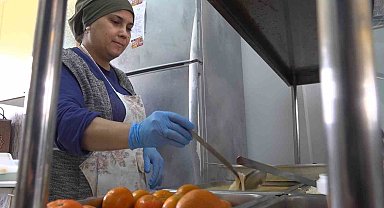 'Neden çalışacaksın' diyen kocasına inat işinin patronu oldu