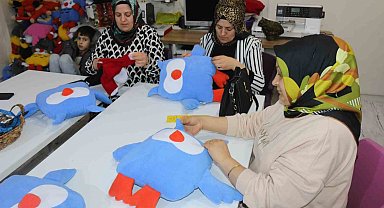 'Zivzik' narından esinlenen kadınlar, ürettikleri oyuncaklar ile ev ekonomisine katkı sağlıyor