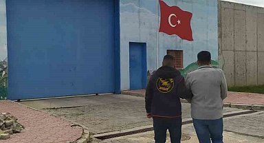 4 yıl 2 ay hapis cezası ile aranan şahsı JASAT yakaladı