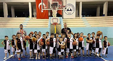 58 kardeş sporcu, aynı kulübün çatısı altında mücadele ediyor