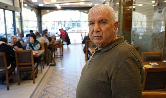 60 yıllık usta 10 torunuyla binlerce kişiyi ağırlıyor