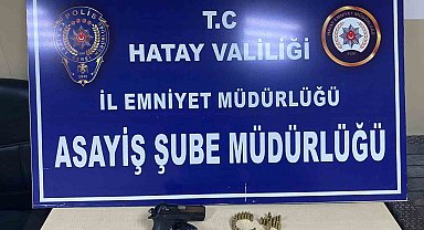 8 yıl hapis cezasıyla aranan şahsın üzerinden silah ve fişek çıktı