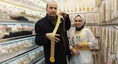 800 bin liralık kemerin imitasyonu 700 liraya satılıyor