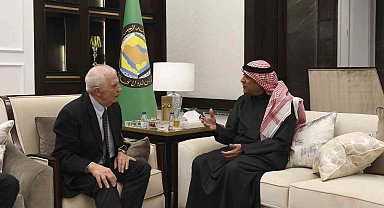 AB Yüksek Temsilcisi Borrell ile Suudi Arabistan Dışişleri Bakanı Farhan bir araya geldi