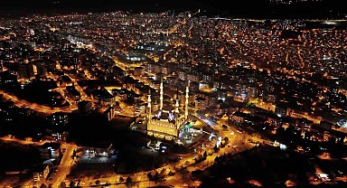 Abdulhamid Han Camisi ihtişamıyla büyülüyor