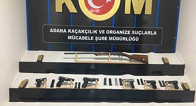 Adana'da evden ve iş yerinden ruhsatsız silahlar ele geçirildi: 2 gözaltı