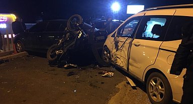 Adıyaman'da otomobil ile motosiklet çarpıştı: 1'i ağır 2 yaralı