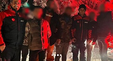 AFAD, dağda mahsur kalan 4 genci kurtardı