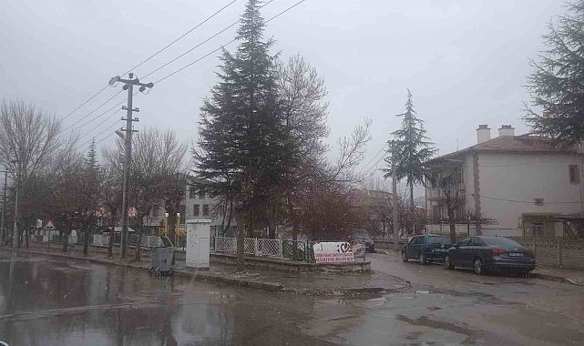 Afyonkarahisar'da kar yağışı