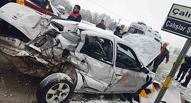 Afyonkarahisar'da trafik kazası: 5 yaralı