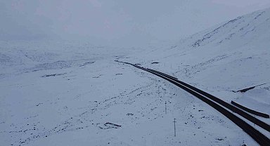 Ağrı Dağı eteklerindeki kar örtüsü havadan görüntülendi