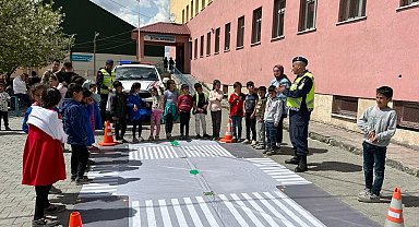 Ağrı'da Trafik Jandarması'ndan rekor denetim ve eğitim