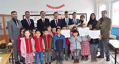 Ahlat'ta 10 bin 458 öğrenci karne aldı