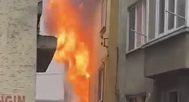 Ahşap ev kullanılmaz hale geldi
