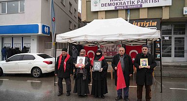 Aileler evlat nöbetine soğuk havaya rağmen devam etti