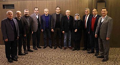 AK Parti'nin Aydın'da vekillik yapmış isimleri aynı karede fotoğraf verdi