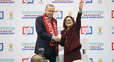 AK Parti'nin Gaziantep adayı Fatma Şahin