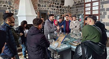 AKEM'den öğrencilere moral gezisi