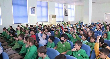 Akhisar'lı 800 öğrenci su tasarrufu gönüllüsü oldu