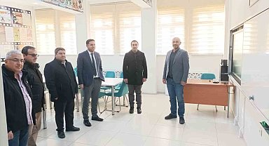 Akıllı tahta montajı tamamlanan okullarda inceleme yapıldı
