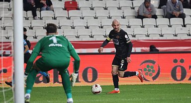 Alanyasporlu Efecan Karaca ligde golle tanışamadı