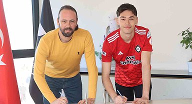 Altay, 2005 doğumlu Ulaş Hasan Özçelik ile profesyonel sözleşme imzaladı