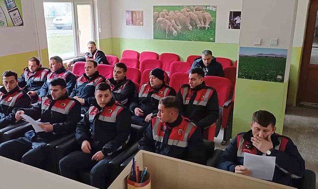 Altıntaş'ta Veteriner Hekimler kolluk kuvvetlerine eğitim verdi