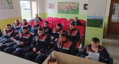 Altıntaş'ta Veteriner Hekimler kolluk kuvvetlerine eğitim verdi
