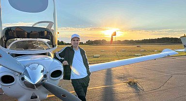 Amerika'nın 'İzmitli' Laz Pilotu uçağını piste böyle indiriyor