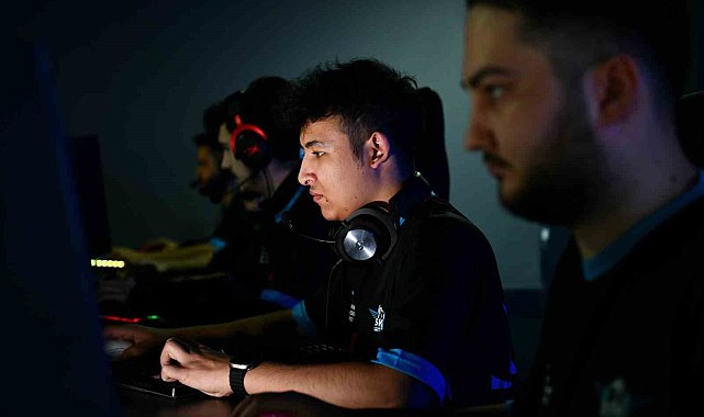 Ankara Büyükşehir Belediyesi'nden e-sporculara destek