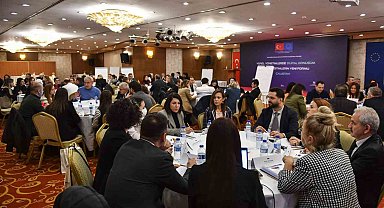 Ankara'da "Yerel Yönetimlerde Dijital Dönüşüm ve Mesleki Eğitimleri Yeni Formatı" çalıştayı düzenlendi