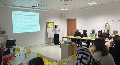 Anne sütü ve emzirme danışmanlığı eğitimi verildi