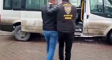 Anne ve çocuğunu yerde yuvarlayan minibüs şoförü yakalandı