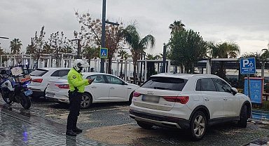 Antalya'da engelli park yerlerine park eden 625 sürücüye ceza