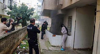 Antalya'da oto tamirhanesinin deposunda korkutan yangın