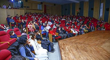 Antalya'da tiyatro rüzgarı