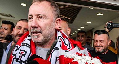 Antalyaspor'un yeni teknik direktörü Sergen Yalçın, Antalya'da