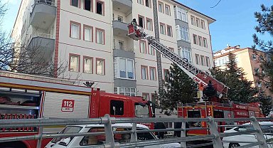 Apartman dairesinde çıkan yangın korkuttu