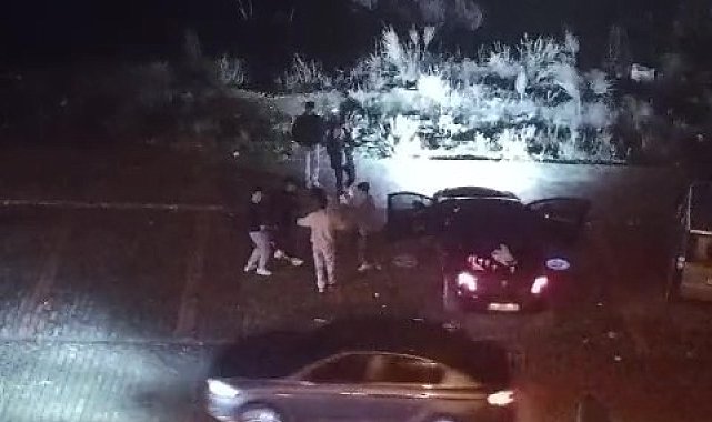 Arabayla gelip alkol tüketen magandalar mahalle halkını rahatsız ediyor