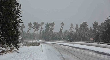 Ardahan'da kar ve tipi ulaşımı olumsuz etkiliyor