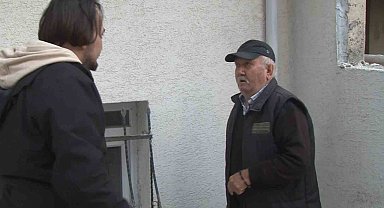 Arnavutköy'de 82 yaşındaki adamı taciz edip parasını çalmaya çalıştı, o anlar kamerada