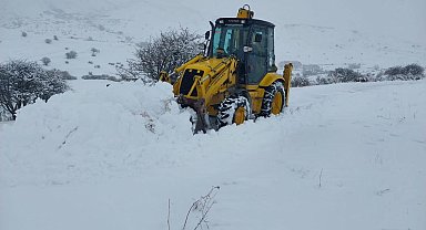 Arpaçay'da 3 köy yolu ulaşıma kapandı