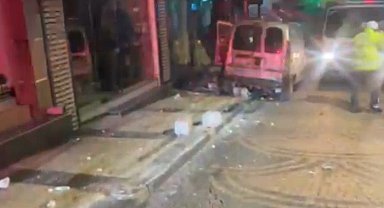 Aşırı hız kazaya sebep oldu, kaza anı güvenlik kameralarına yansıdı