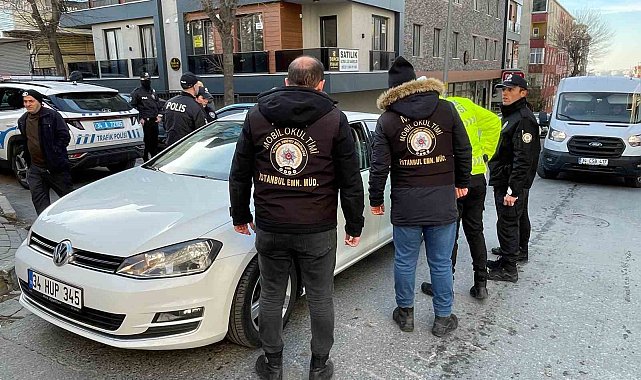 Avcılar'da okul önlerinde asayiş denetimi