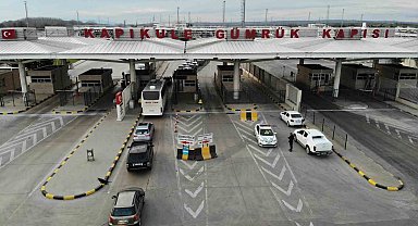 Avrupa'ya açılan kara sınır kapılarından 15 milyon yolcu geçiş yaptı: 2 milyar 41 milyonluk kaçak malzeme yakalandı