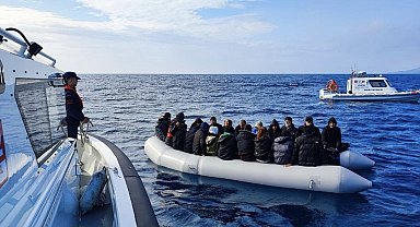 Ayvacık açıklarında 37 kaçak göçmen yakalandı