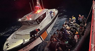 Ayvacık açıklarında 68 kaçak göçmen yakalandı