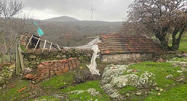 Ayvacık'ta şiddetli fırtına etkili oldu, hayvan damı ile ağıl çatısı uçtu
