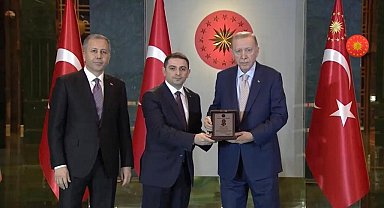 Aziziye Kaymakamı Muhammet Tugay'a ödül