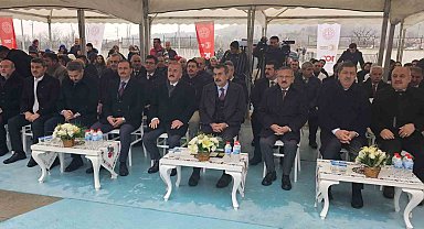 Bakan Tekin: "Bize düşen, sahip olduğumuz geleneği fırsat eşitliğini göz önünde bulundurarak, bu farklılıkların hepsini milletimizin bir zenginliği olarak davranmak"